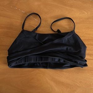 alo sports bra